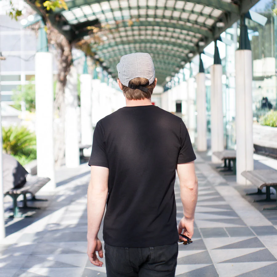The V-Neck Tee in Black - Image 4