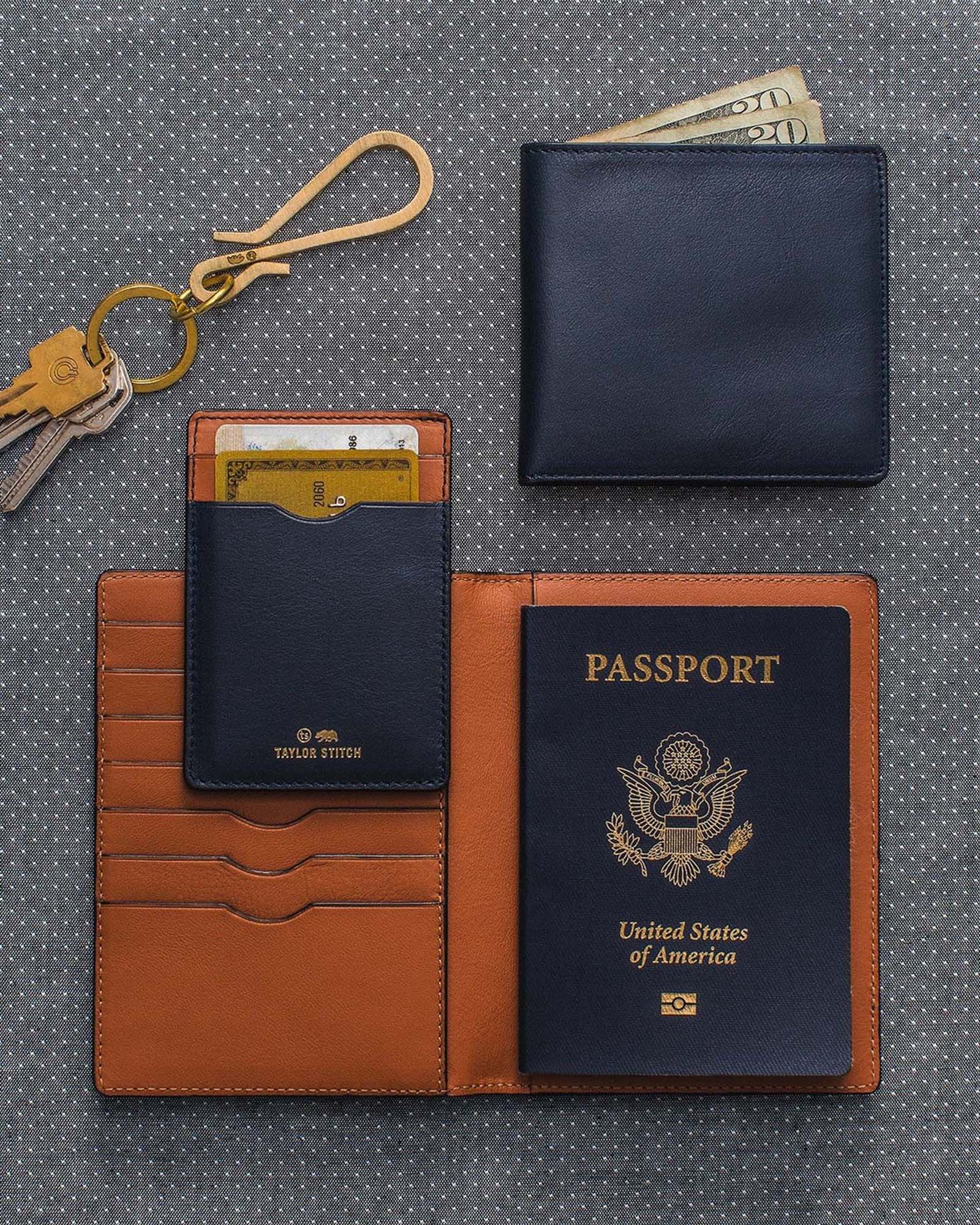 The Minimalist Billfold Wallet in Navy - Image 4