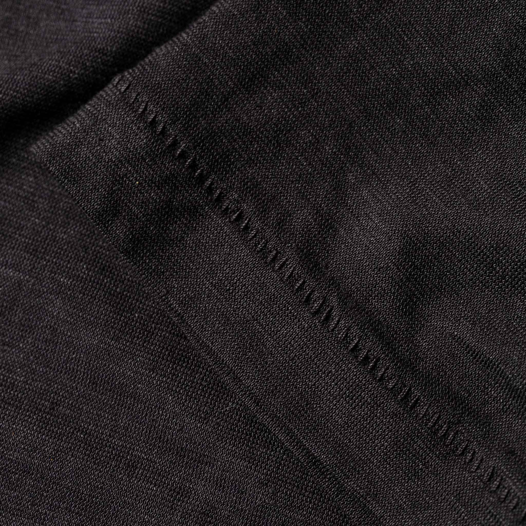 The Cotton Hemp Tee in Charcoal - Image 8