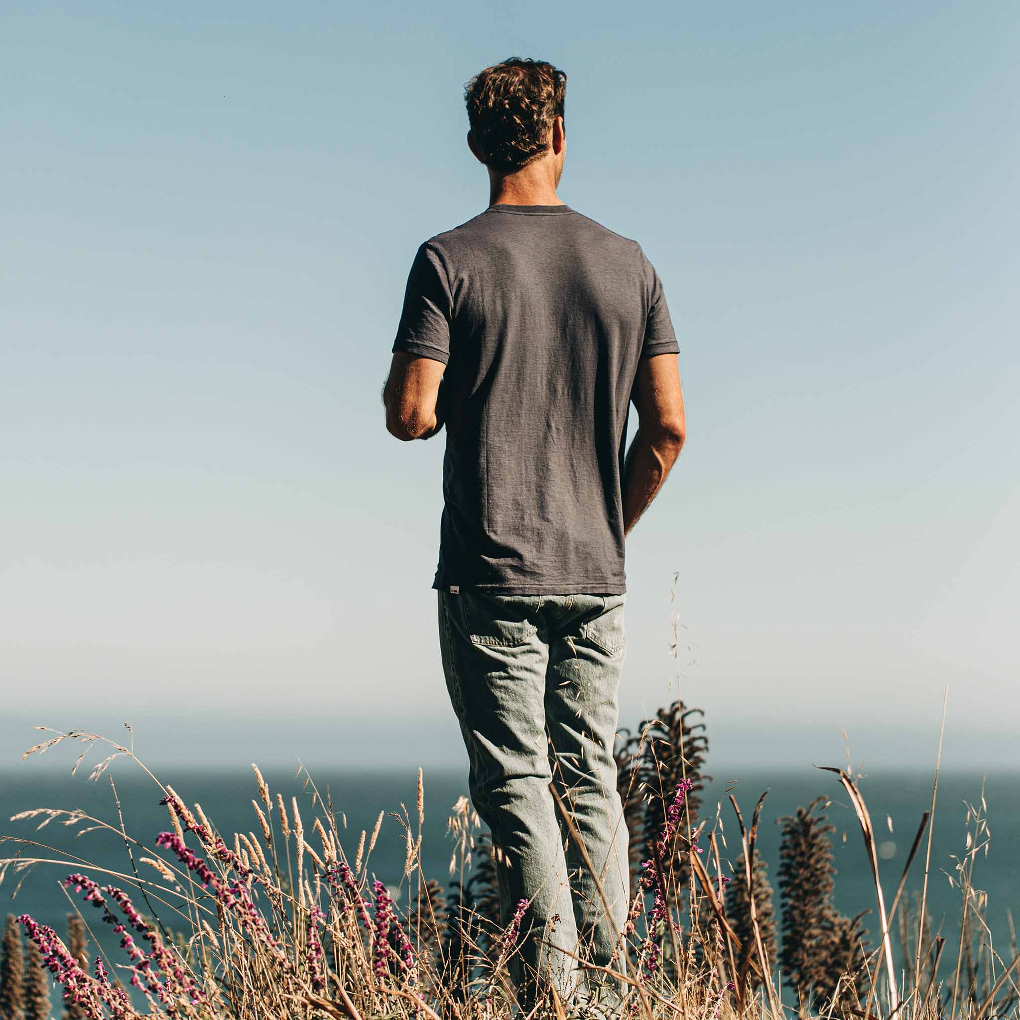 The Cotton Hemp Tee in Navy - Image 6